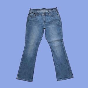 NWOT Old Navy Women’s Blue Jeans 14 Short Mid Rise Flair Style Curvy/Profile